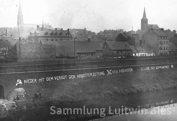 Kommunistische Parolen am Bahndamm in Saarbrücken / Malstatt, Foto: Gestapo Saarbrücken, Sammlung Luitwin Bies, Stadtarchiv Saarbrücken