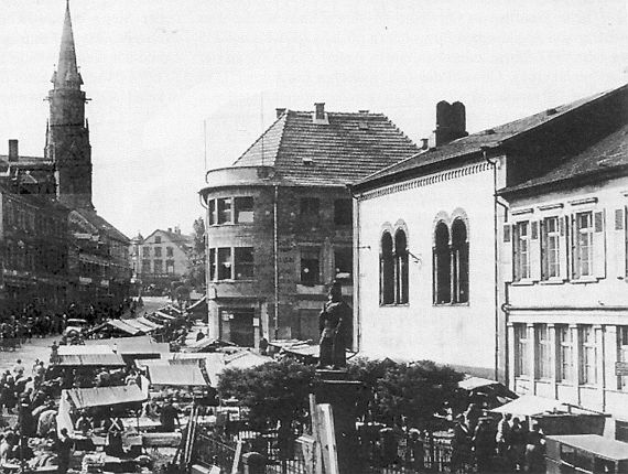 Ehemaligen Synagoge in Neunkirchen, Quelle: Landesamt für Denkmalpflege, Hg., „…Und dies ist die Pforte des Himmels. Synagogen Rheinlandpfalz, Saarland“ , Mainz 2005.