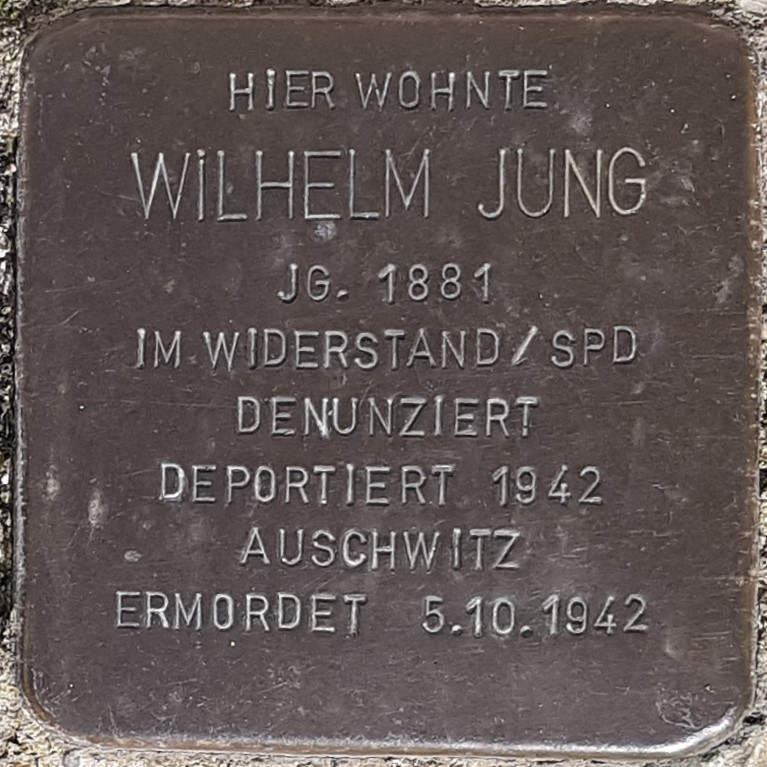 Stolperstein für Wilhelm Jung in der Wilhelm-Jung-Straße 12, Foto: Gripweed - Eigenes Werk, CC BY-SA 4.0, https://commons.wikimedia.org/w/index.php?curid=40737205
