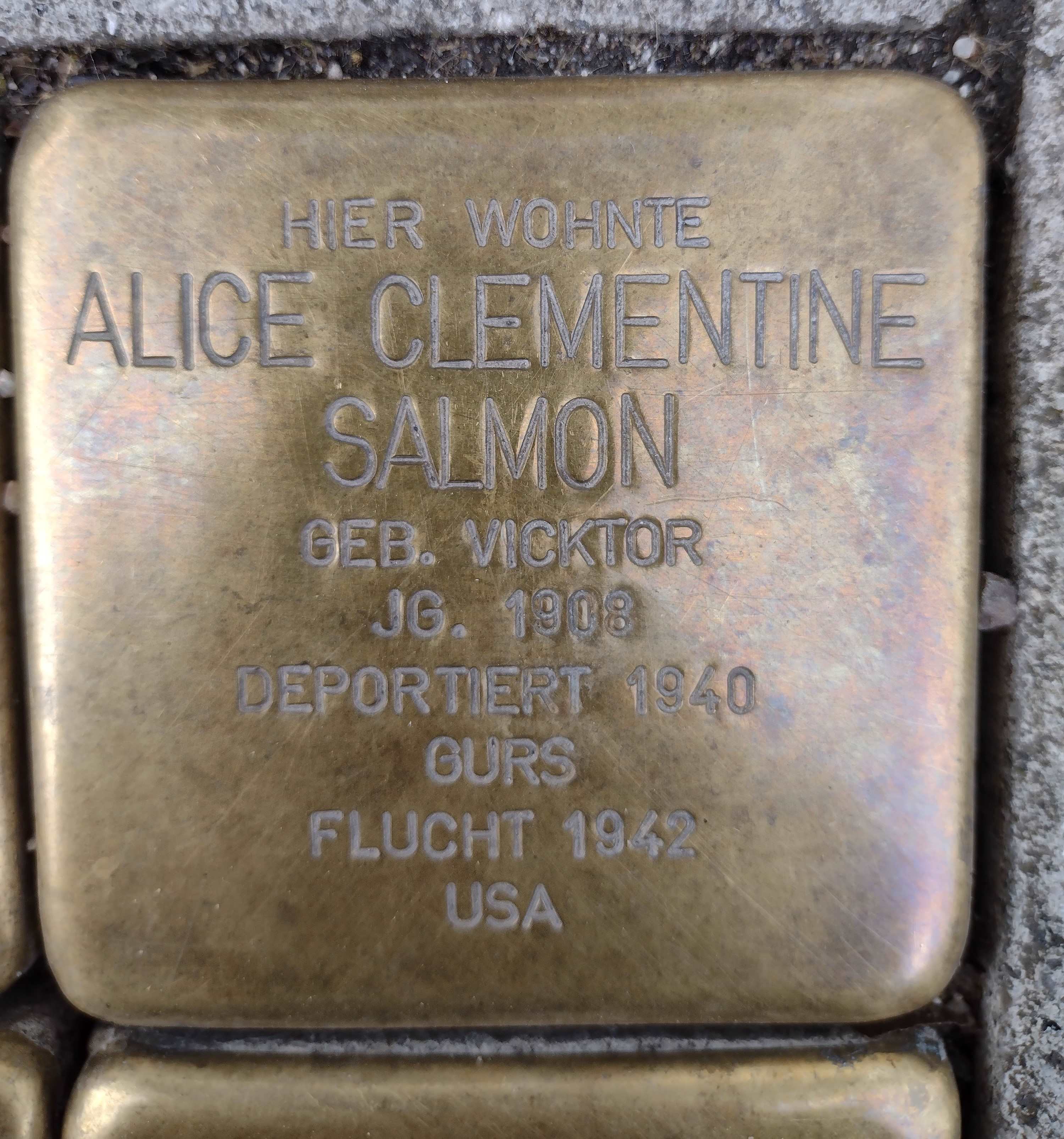 Stolperstein für Alice Clementine Salmon in der Eisenbahnstraße 6, Foto: Matthias Pöhler