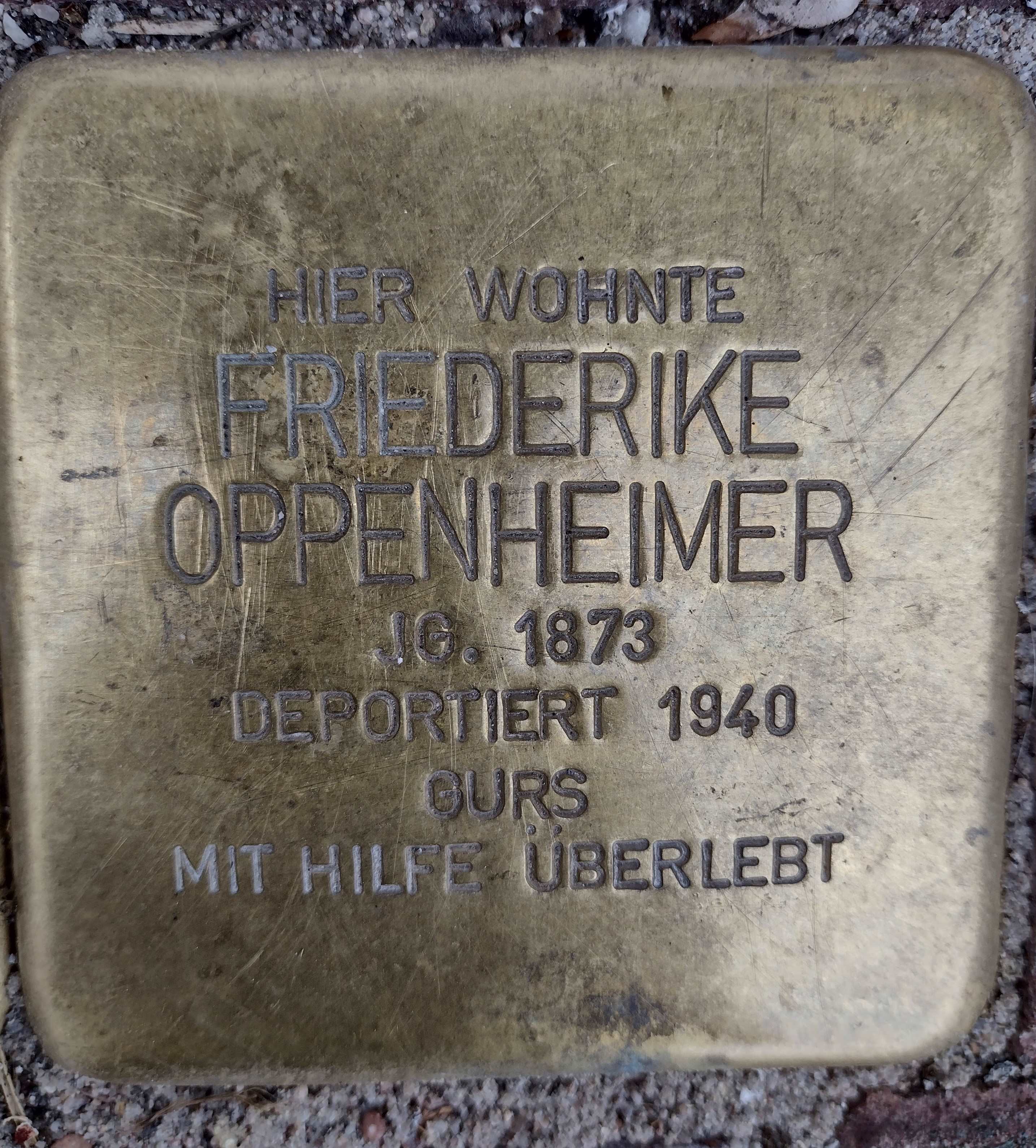 Stolperstein für Friederike Oppenheimer am Marktplatz 15, Foto: Matthias Pöhler